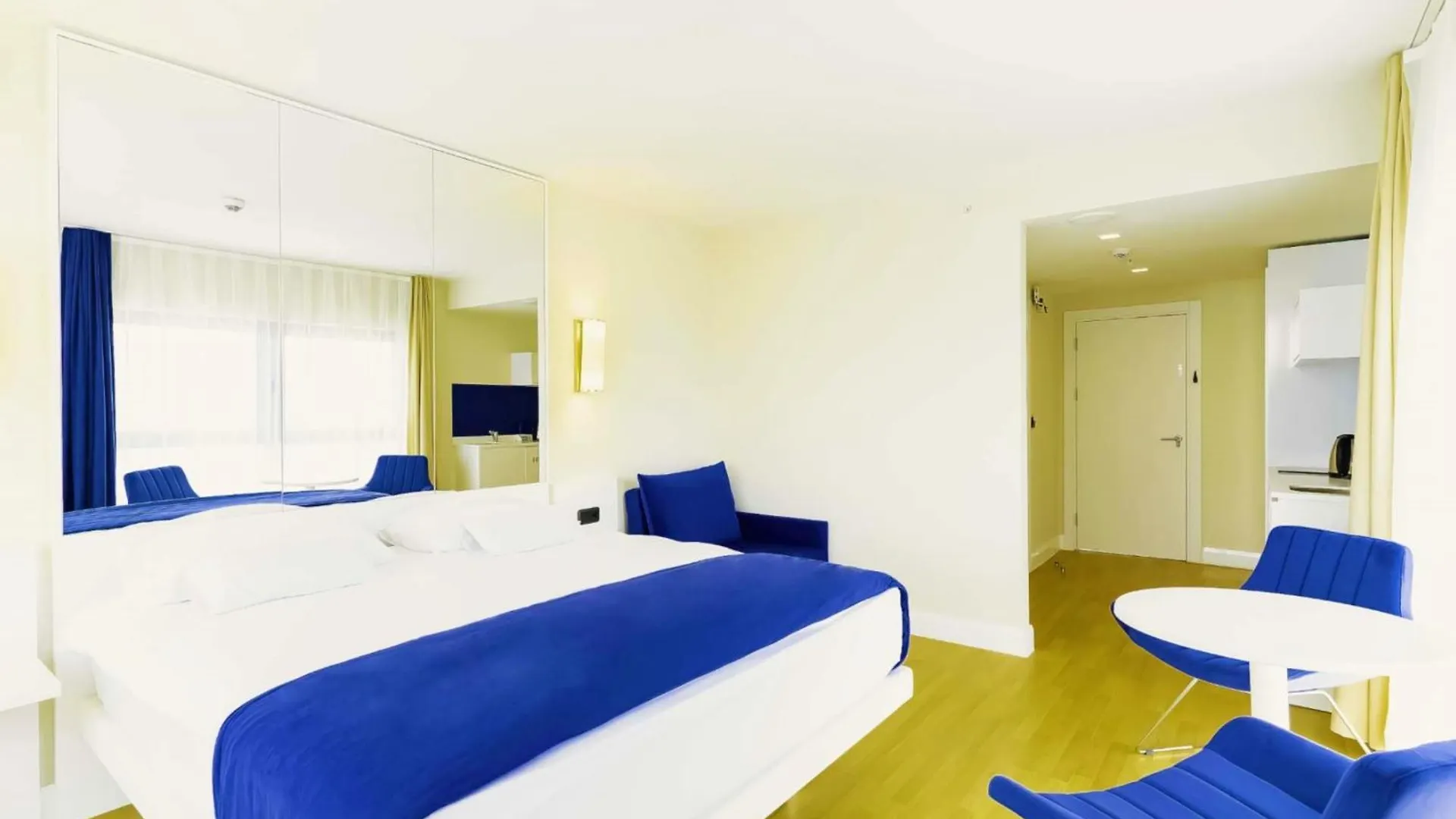 Black Sea View Aparthotel By Orbi City Batumi